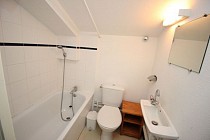Le Chalet d'Arrondaz - badkamer met wc en ligbad